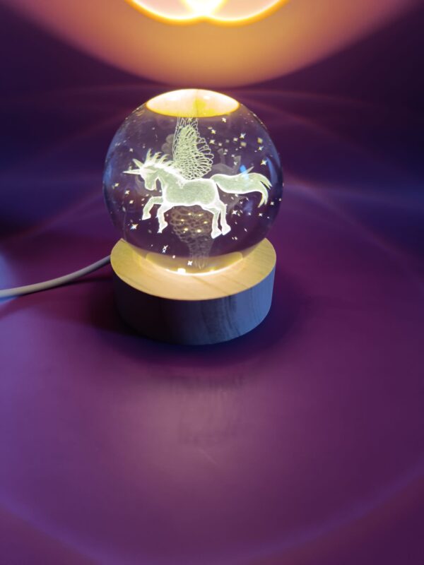 Lámpara esfera de cristal  6 cm diámetro - Modelo Unicornio Alado - Imagen 4
