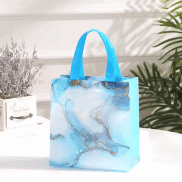 Bolsas de regalo chica en pvc reutilizable 23x22cm -Pack 4 -Diseño Marmolado - Imagen 7
