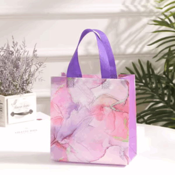 Bolsas de regalo chica en pvc reutilizable 23x22cm -Pack 4 -Diseño Marmolado - Imagen 5