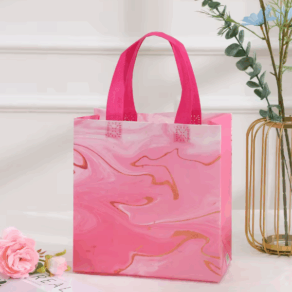 Bolsas de regalo chica en pvc reutilizable 23x22cm -Pack 4 -Diseño Marmolado - Imagen 4