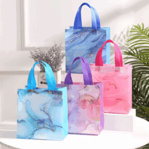 Bolsas de regalo chica en pvc reutilizable 23x22cm -Pack 4 -Diseño Marmolado - Imagen 3